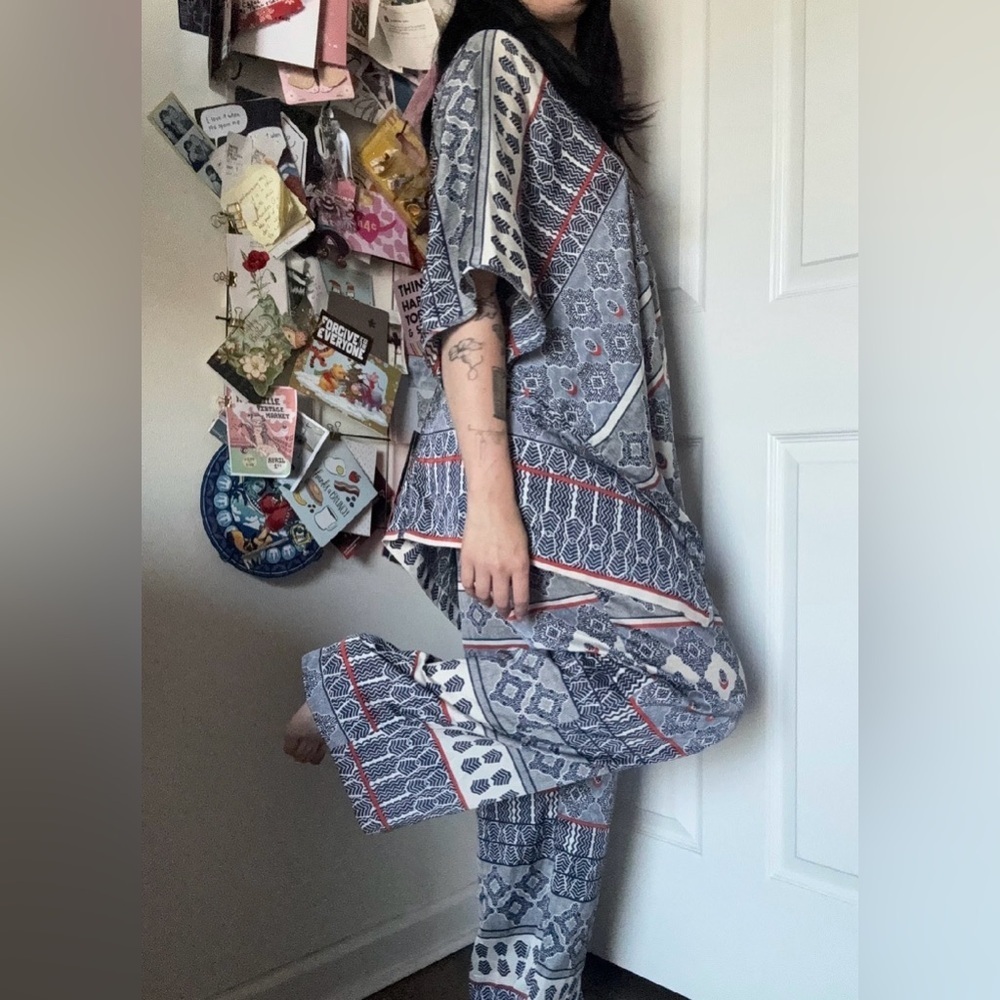 Natori Aztec Patterned Set OS - Picture 2 of 4